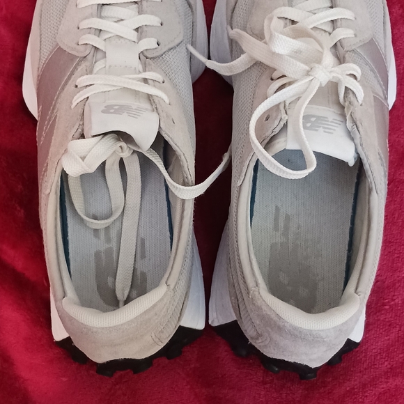 New Balance 327 Streetwear/Lifestyle/Athletic Shoes Size 9.5 Men/11 Women - Picture 6 of 10